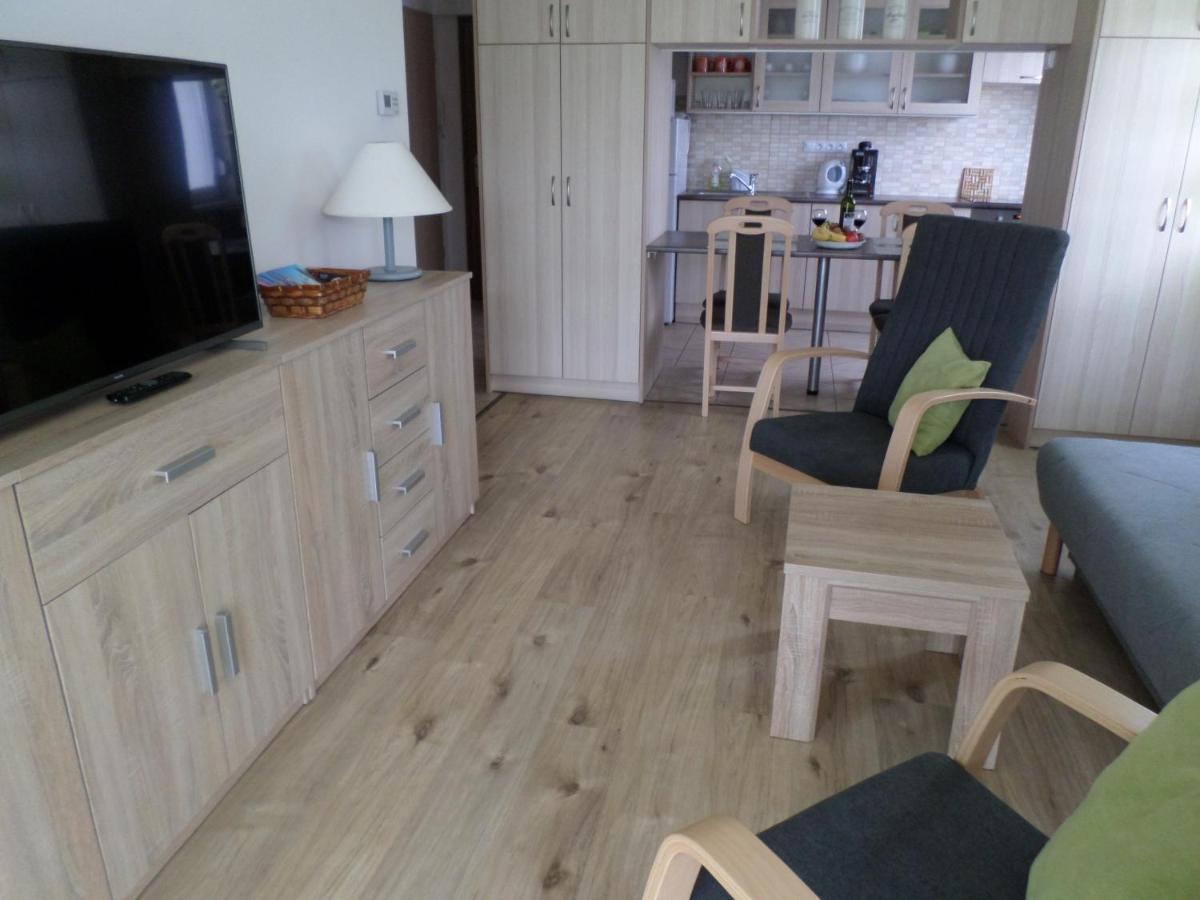 Lakoparki Apartman ヴェスプレーム エクステリア 写真