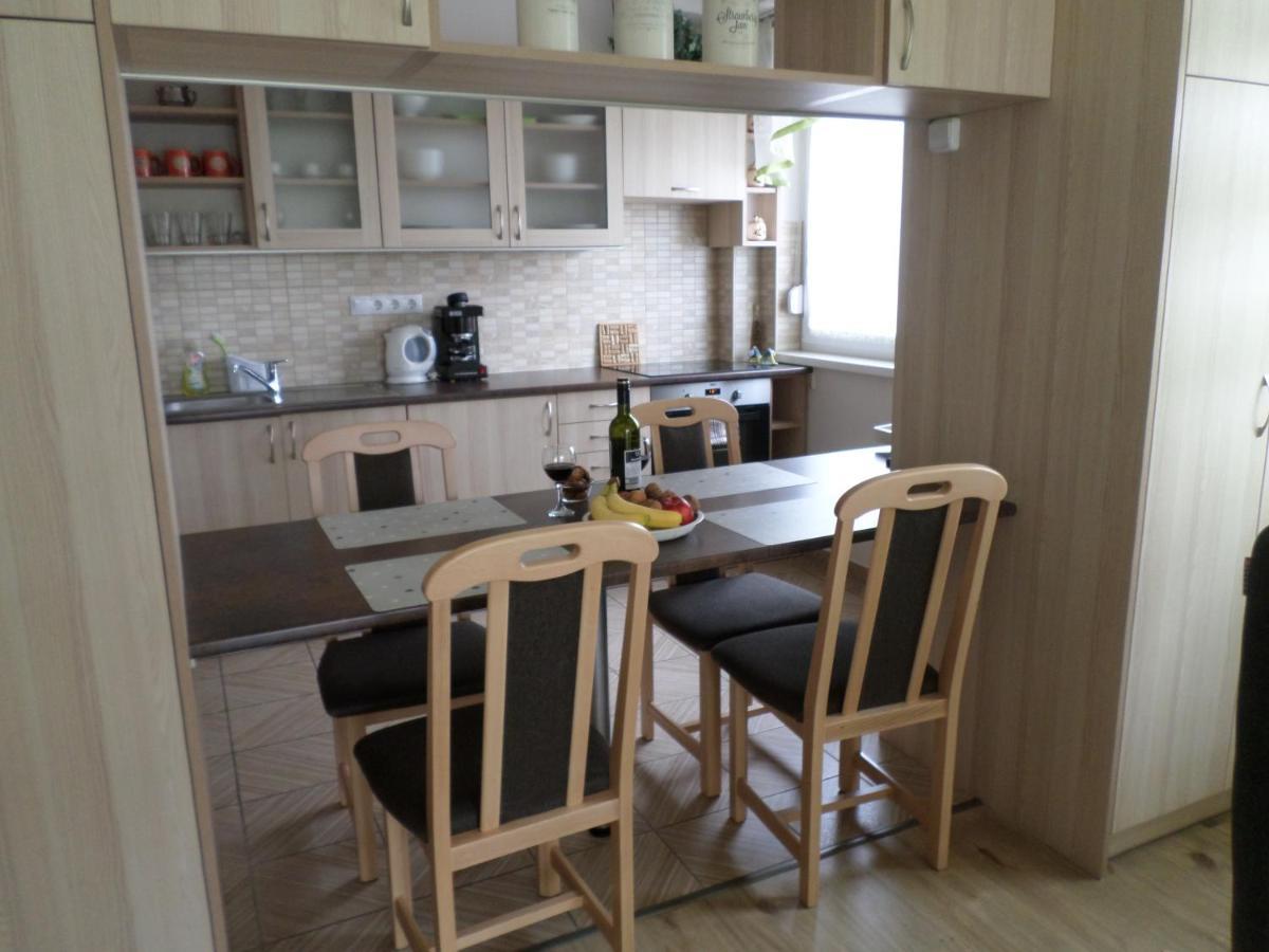 Lakoparki Apartman ヴェスプレーム エクステリア 写真