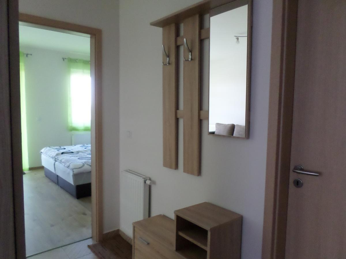 Lakoparki Apartman ヴェスプレーム エクステリア 写真