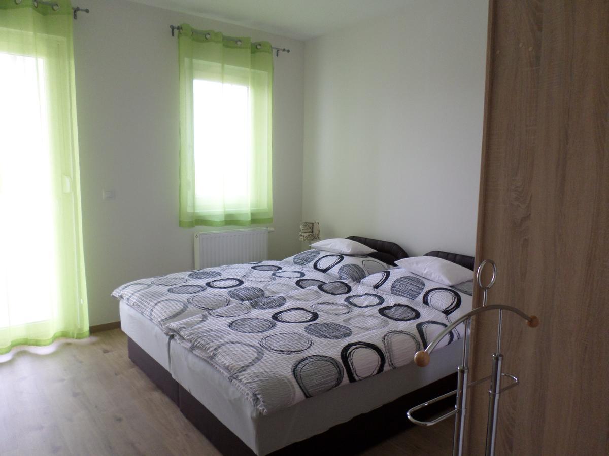 Lakoparki Apartman ヴェスプレーム エクステリア 写真